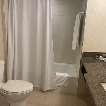 Hanover Marriott - Bathroom - Hotels Near Me - Whippany, New Jersey Hanover Marriott - Bathroom - Hotels Near Me - Whippany, New Jersey