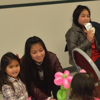 Balloon Twisting With Lien - Party & Event Planning Near Me