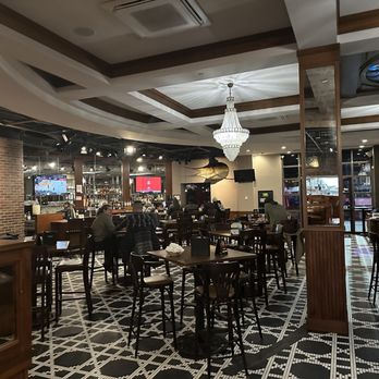 Phillips Seafood - Bar - Seafood Near Me - Baltimore, Maryland