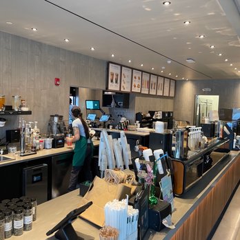 Starbucks - a bari serving customers at a coffee shop - Coffee & Tea Near Me - Union, New Jersey Starbucks - a bari serving customers at a coffee shop - Coffee & Tea Near Me - Union, New Jersey