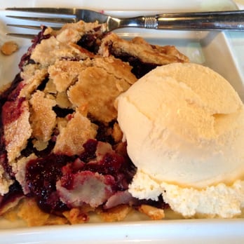 Pie Bar - Marionberry pie ala mode - Cocktail Bars Near Me - Seattle, Washington Pie Bar - Marionberry pie ala mode - Cocktail Bars Near Me - Seattle, Washington