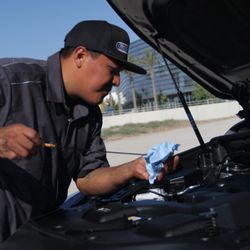 Alberto's Truck Repairs - Our team at work