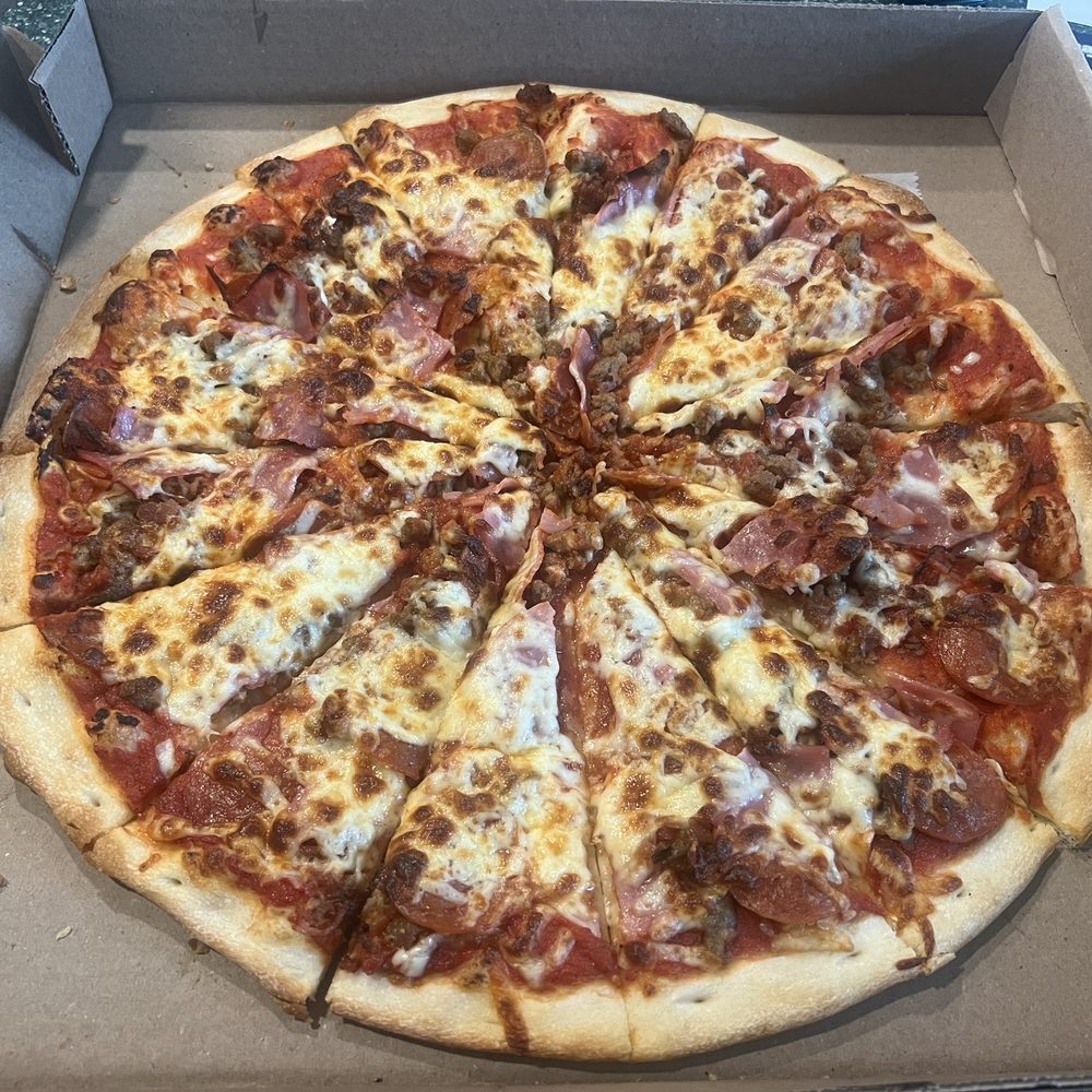 New York Pizza - Meat lovers pizza (large, double cut) - Pizza Near Me - Moneta, Virginia New York Pizza - Meat lovers pizza (large, double cut) - Pizza Near Me - Moneta, Virginia