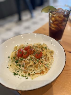 Midtown Table by null