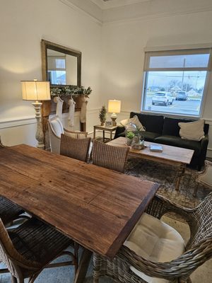 Emilie's Coffee House & Wine Bar by null