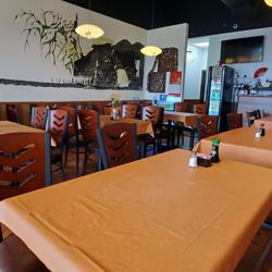 Chifa Peru - Inside, love the warm tones