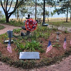 Walton-Defuniak Public Library - Reading Garden