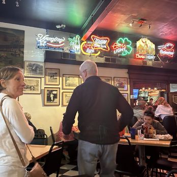 Thoroughbred Restaurant - American Near Me - Lexington, Kentucky Thoroughbred Restaurant - American Near Me - Lexington, Kentucky
