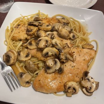 Trattoria Buon Gusto - Pollo Marsala - Italian Near Me - Ireton, Iowa Trattoria Buon Gusto - Pollo Marsala - Italian Near Me - Ireton, Iowa