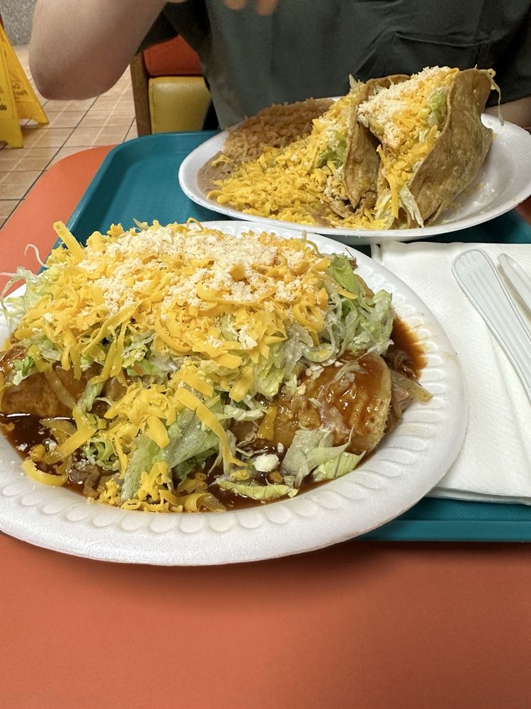 Rolando’s Taco Shop