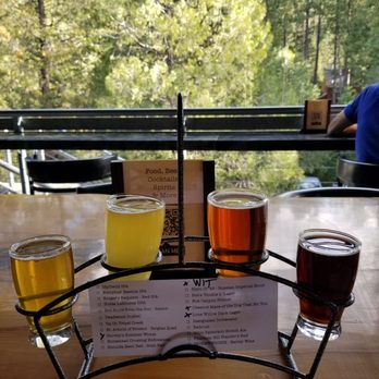 Idyllwild Brewpub - Beer flight - Brewpubs Near Me - Idyllwild, California