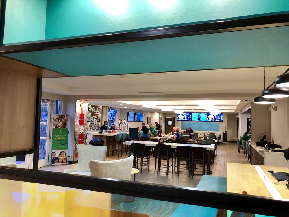 DIAMONDS SPORTS BAR & GRILL 180 Photos & 359 Reviews 77 Hegenberger