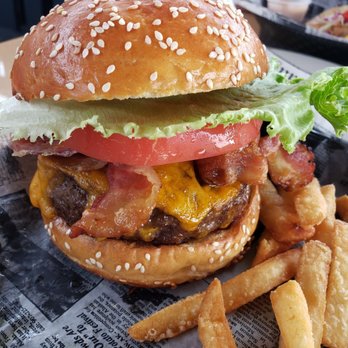 Bungalow Bar - Cheeseburger - American Near Me - Seaside, New York Bungalow Bar - Cheeseburger - American Near Me - Seaside, New York