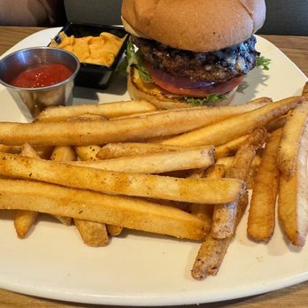 Roots Seasonal Cuisine - Roots Burger - New American Near Me - Lee's Summit, Missouri