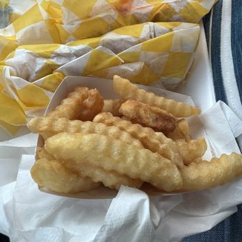 Frostop Drive-In - The tray of fries - American Near Me - Huntington, West Virginia