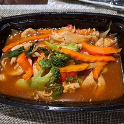 Mai Thai Restaurant - Spicy Thai with chicken