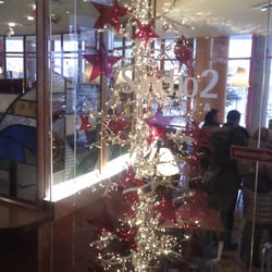 Cafeteria Sancho 2 - Detalle del árbol de Navidad iluminado
