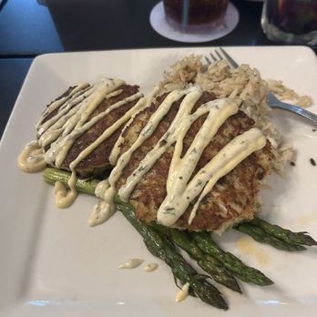 Cosmo's Restaurant & Bar - Crab Cake - New American Near Me - Orange Beach, Alabama Cosmo's Restaurant & Bar - Crab Cake - New American Near Me - Orange Beach, Alabama