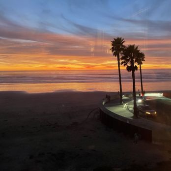 SeaVenture Beach Hotel - Sunset!! - Seafood Near Me - Pismo Beach, California SeaVenture Beach Hotel - Sunset!! - Seafood Near Me - Pismo Beach, California
