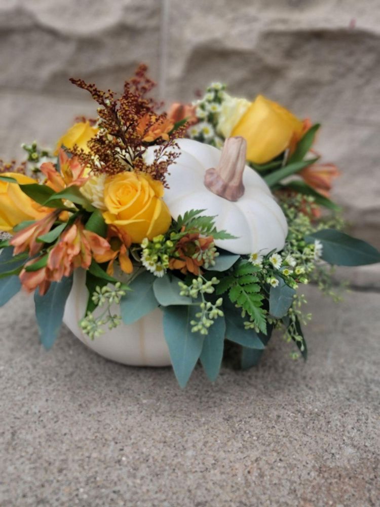 Magnolia Grace Boutique Logo