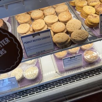 Three Dog Bakery - Treat selection - Pet Stores Near Me - Indianapolis, Indiana