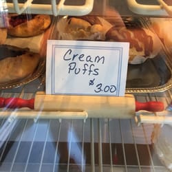 Lake Flour Cakery - Desserts in the case