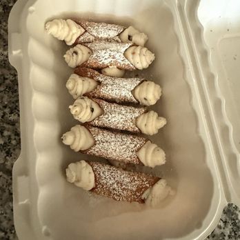 Tutti - Cannolis - Pizza Near Me - Charleston, South Carolina Tutti - Cannolis - Pizza Near Me - Charleston, South Carolina