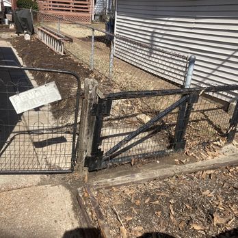 Select Fencing - Other side of fence. Before obviously - Fences & Gates Near Me - Saint Louis, Missouri Select Fencing - Other side of fence. Before obviously - Fences & Gates Near Me - Saint Louis, Missouri