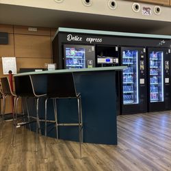 Aéroport Pau-Pyrénées - Vending machines