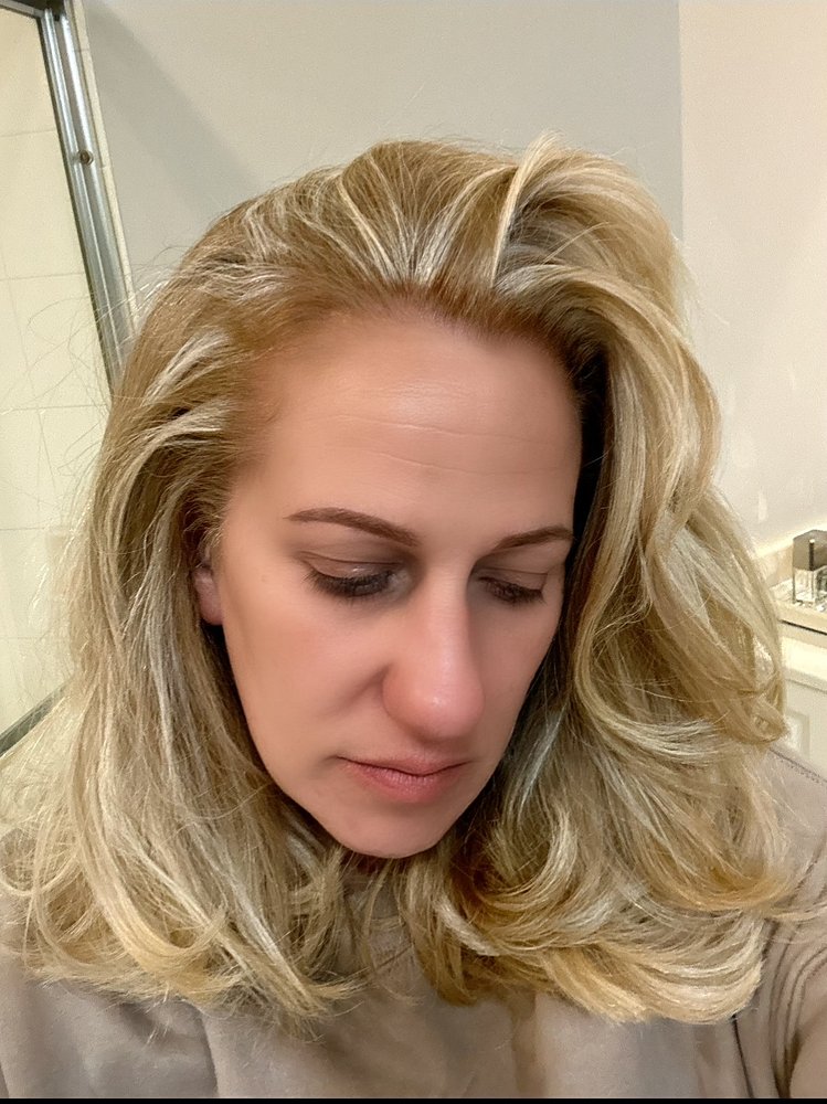 Conte Salon Image
