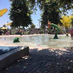 Mercado Park - Splash pad!