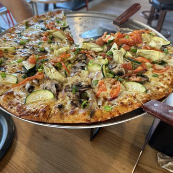 Round Table Pizza - Pizza Near Me - Round Rock, Texas