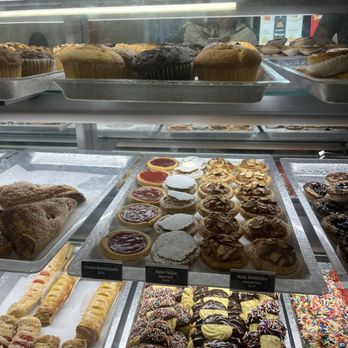 Roc's Café - Bakeries Near Me - Elizabeth, New Jersey