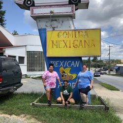 Taqueria Gonzalez - Front sign