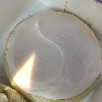 Crumbl - Ann Arbor - Chilled sugar cookie - Bakeries Near Me - Ann Arbor, Michigan
