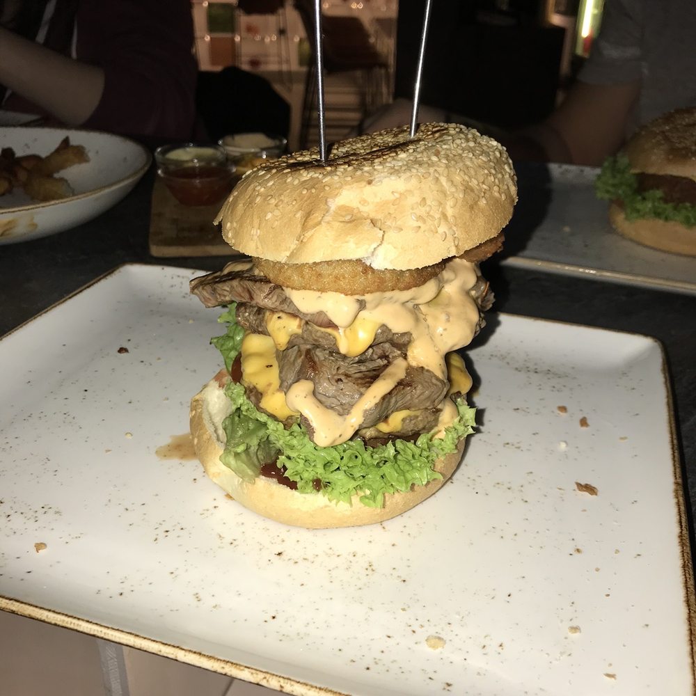 Burgermeister - American Near Me - Memmingerberg, BY