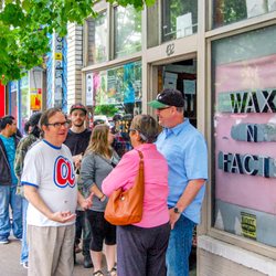 Wax 'N' Facts - 04-18-15 Record Store Day - Wax n Facts co-owner Danny Beard