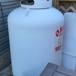 Heller's Gas - Gas tank