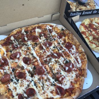 Farrelli's Pizza - Pizza Near Me - Ruston, Washington