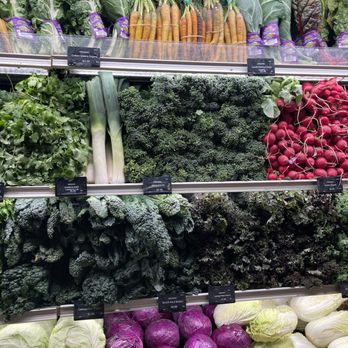 Erewhon - Produce - Grocery Near Me - Pasadena, California