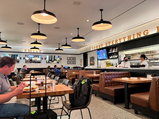 Mustards Bar & Grill by null