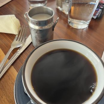 Creme De La Crepe - Long Beach - Coffee with cute cream urn - French Near Me - Long Beach, California