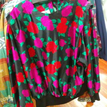Yar Mo's Muse - Women's Clothing Near Me - Buffalo, New York Yar Mo's Muse - Women's Clothing Near Me - Buffalo, New York