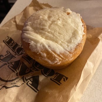 BigFoot Java - Cinnamon roll! Much better than I was expecting! - Coffee & Tea Near Me - Seattle, Washington