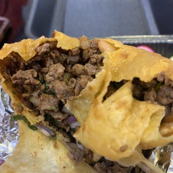 Birrieria El Patron - All meat on this side, rice and beans on the other end of the burrito (should we call it half and half lol) - Tacos Near Me Birrieria El Patron - All meat on this side, rice and beans on the other end of the burrito (should we call it half and half lol) - Tacos Near Me