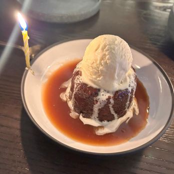 Gordon Ramsay Hell's Kitchen - Sticky toffee pudding - New American Near Me - Miami, Florida Gordon Ramsay Hell's Kitchen - Sticky toffee pudding - New American Near Me - Miami, Florida