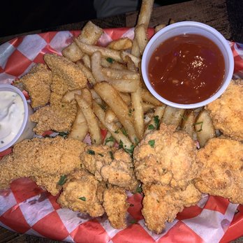 Maxine's Gumbo House - Seafood platter - Cajun/Creole Near Me - Manor, Texas
