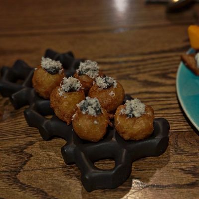 natuRe waikiki by null