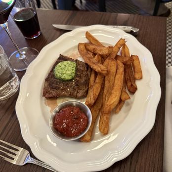 Brasserie Royale - Steak frites - French Near Me - Sterling, Virginia