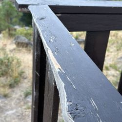 Alpine Rivers Inn - Railing that feels unstable